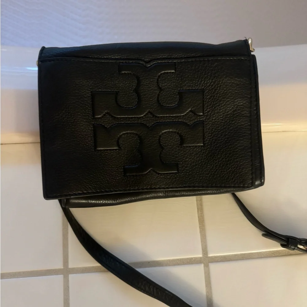 Tory Burch Black Pebbled Leather Logo Crossbody Bag Gold Hardware